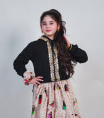 Load image into Gallery viewer, Sara سارة
